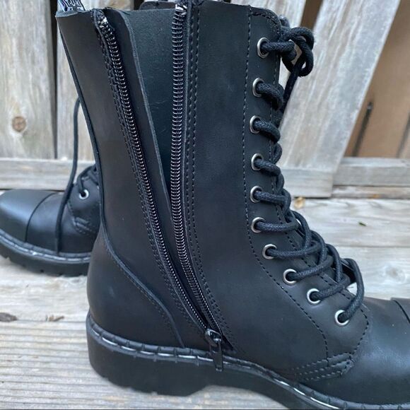 T.U.K. 10 Eye Black Matt combat boots US size 7 women’s - Picture 13 of 16